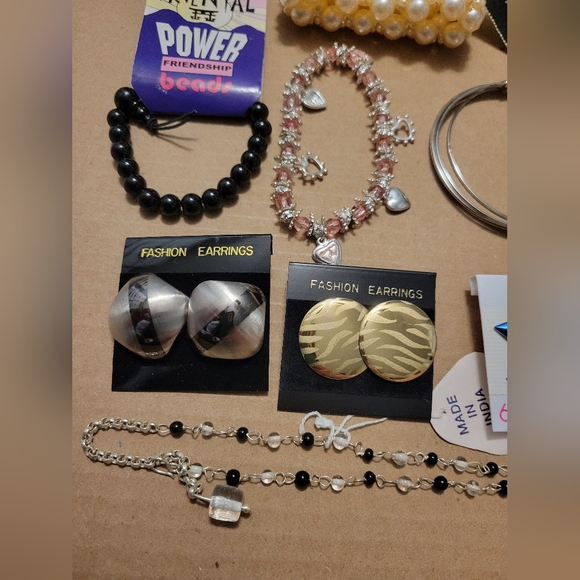 Jewelry Lot Costume Accessory Fashion Bracelets Necklace Earrings - Picture 4 of 5